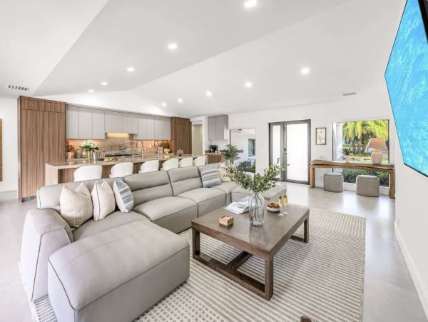 Luxurious Waterfront Property in Fort Lauderdale - Ideal for Families